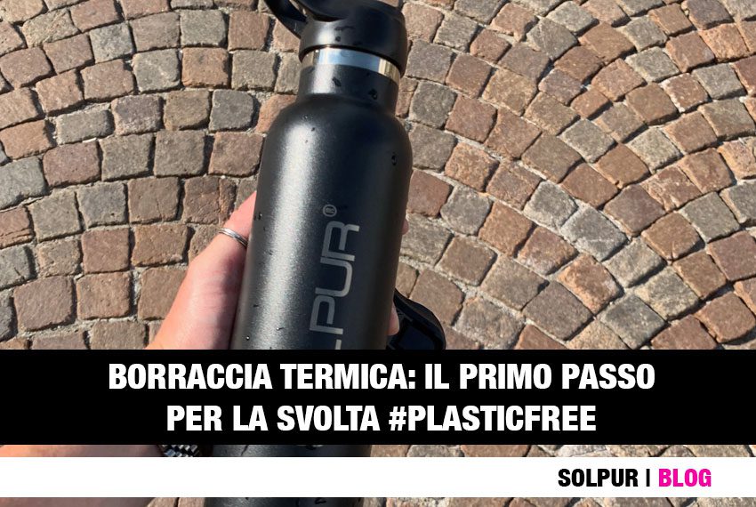 La borraccia termica disponibile in Solpur® è il prodotto ideale per portare in maniera comoda ed agevole la tua acqua dove vuoi. Può contenere acqua naturale o gassata per tutto il tempo che vuoi: ne conserva la temperatura e, se a contatto con fonti di calore, non disperde nell’acqua le microplastiche dannose per l’organismo come nel caso delle confezioni classiche in PET.